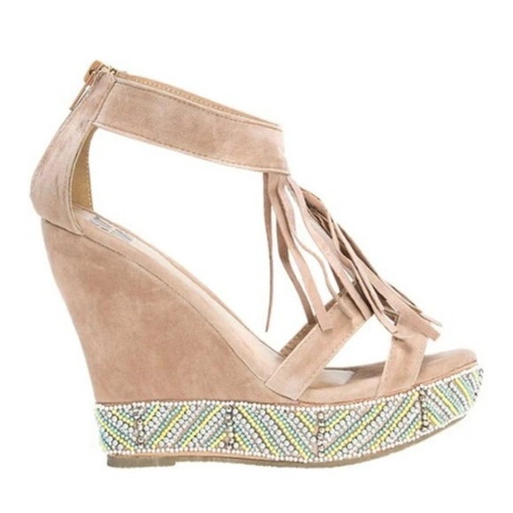 MUK LUKS
Women's Ciara Beaded Wedge Sandal NWT - Picture 2 of 8